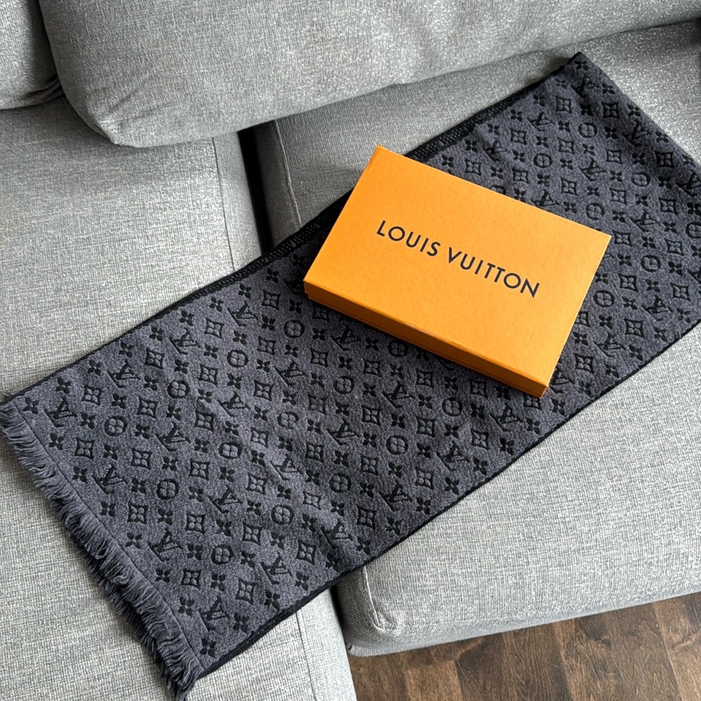 Louis Vuitton Men’s Scarf